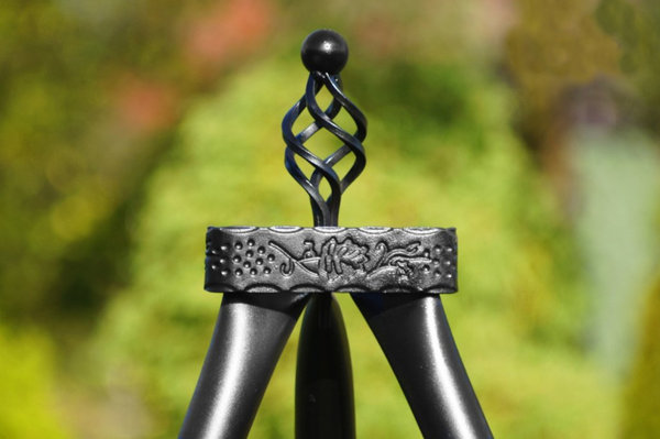 Schwenkgrill Dreibein Magnus mit Edelstahlrost 60 cm und Feuerschale 70 cm handgefertigt
